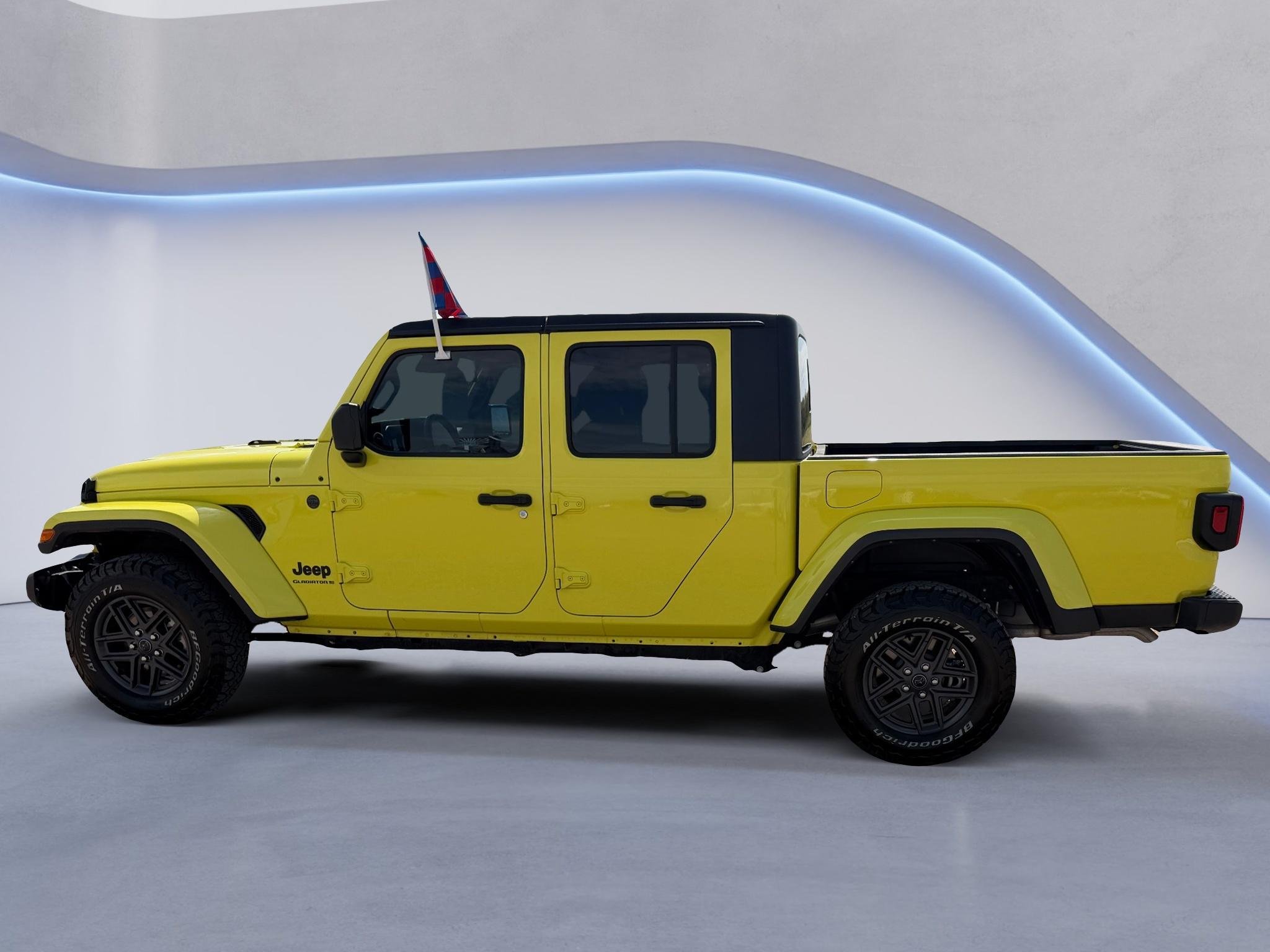 Used 2024 High Velocity Clearcoat Jeep Sport S image 8