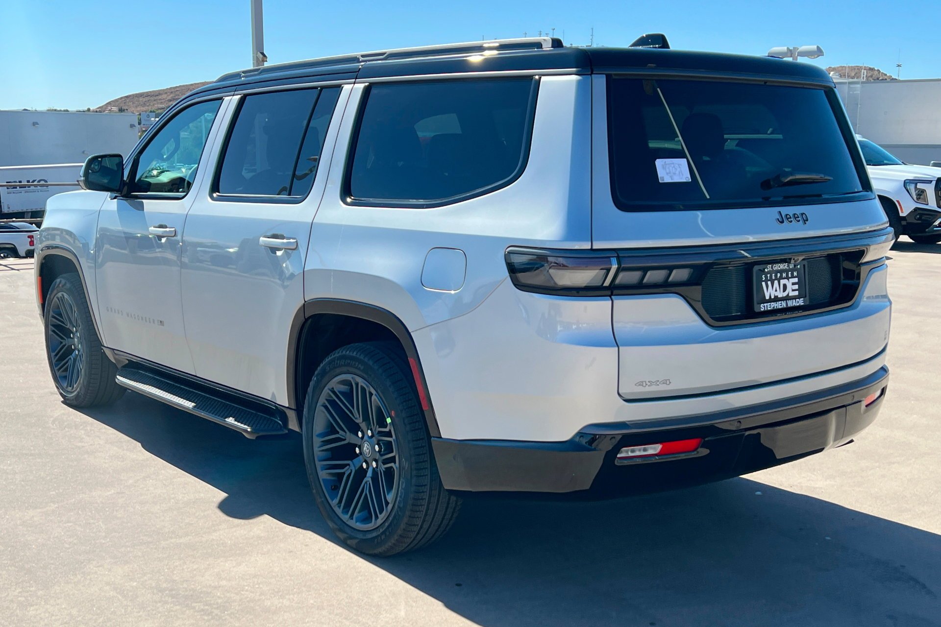 New 2026 Silver-Zynith Exterior Paint Jeep 85th Anniversary image 3