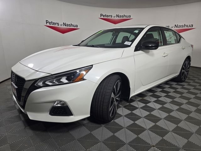 Used 2019 Pearl White Nissan 2.5 SR image 9