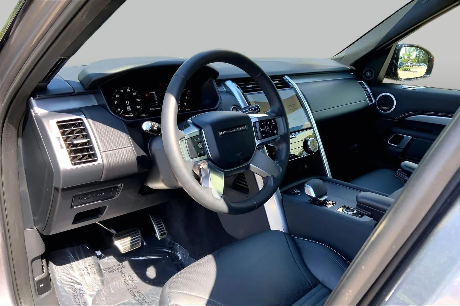 Used 2025 Eiger Grey Metallic Land Rover Dynamic SE image 16