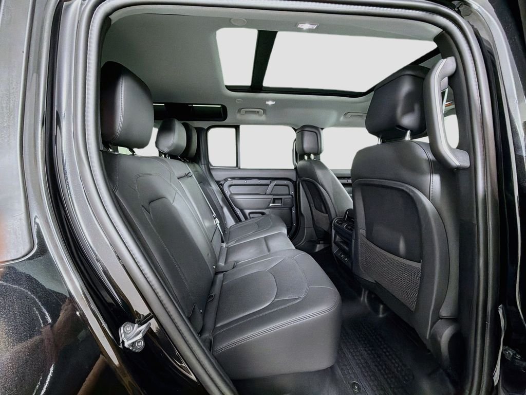 Used 2025 Black Land Rover S image 30