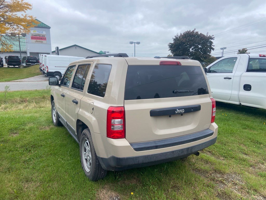 Used 2016 Mojave Sand Clearcoat Jeep Sport image 4