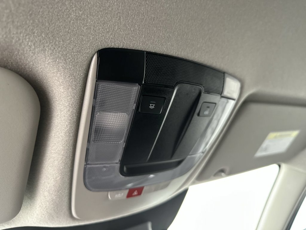 New 2026 Snow White Pearl Kia WIND image 10