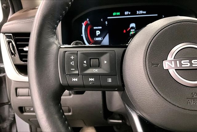 Used 2023 Boulder Gray Pearl Nissan Platinum image 27
