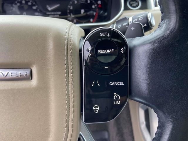 Used 2019 Fuji White Land Rover 5.0L V8 Supercharged image 28