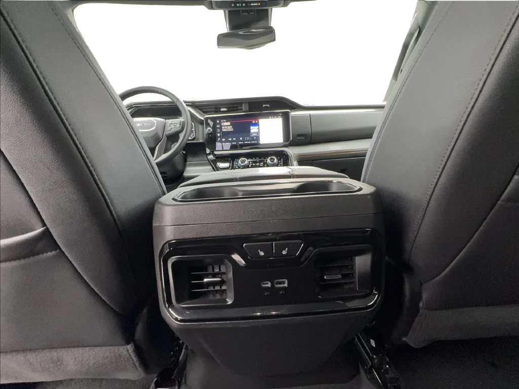 Used 2025 White GMC AT4 image 44