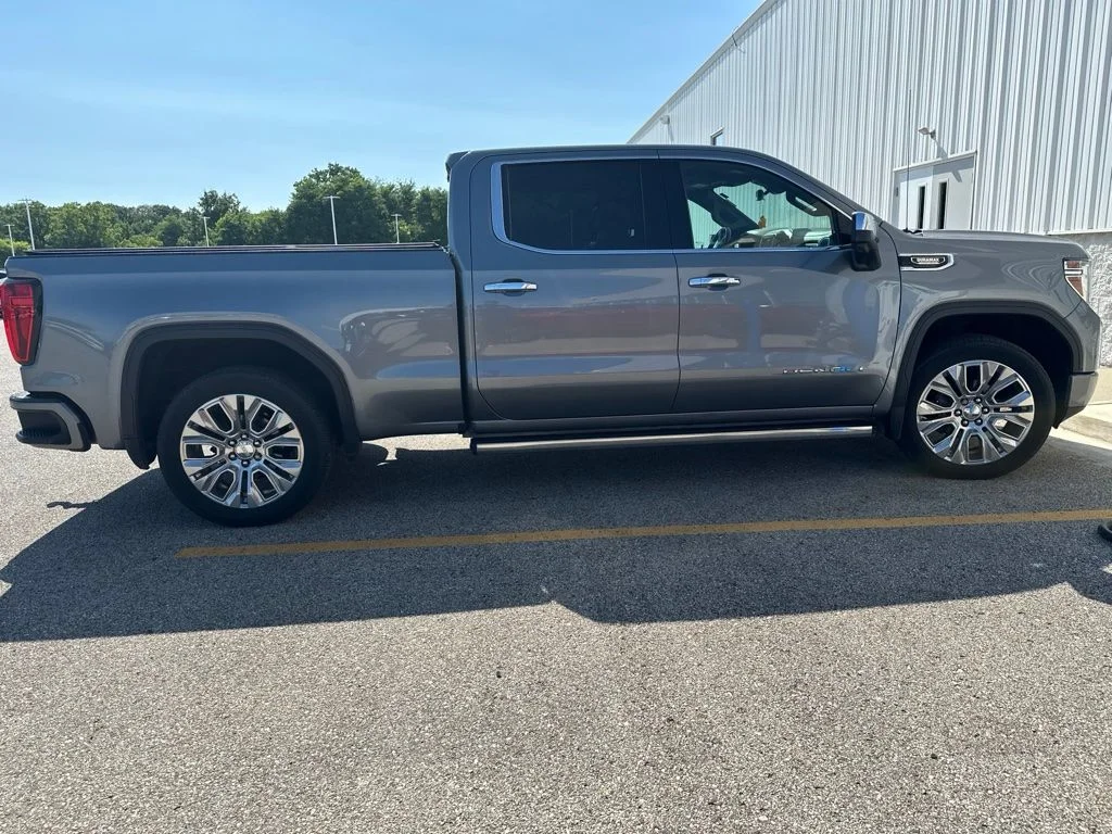 Used 2021 Gray GMC Denali image 5