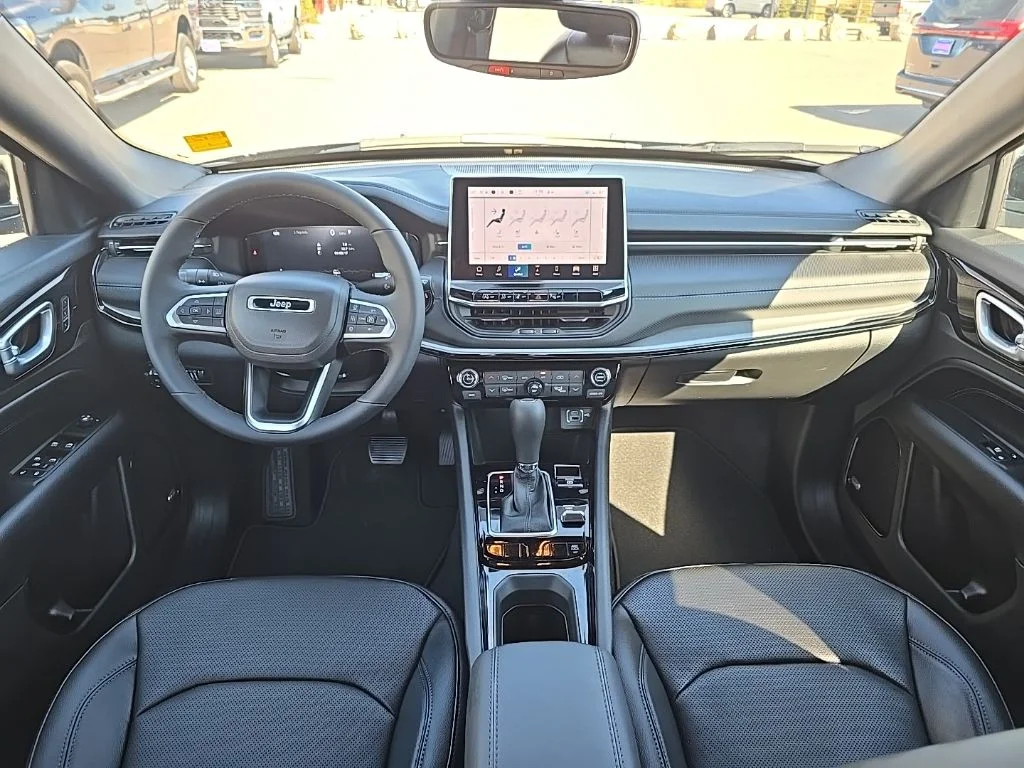 2025 Jeep Compass Limited - Photo 18