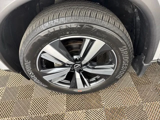 Certified Used 2022 Silver Nissan Platinum image 26