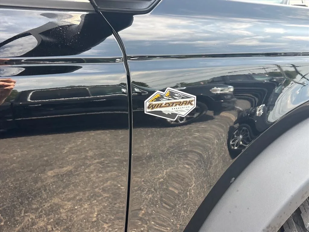 Used 2024 Shadow Black Ford Wildtrak image 11