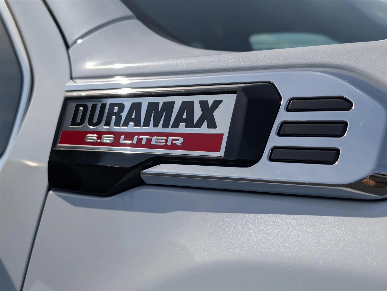 New 2026 Glacier White Tricoat GMC Denali DRW image 44