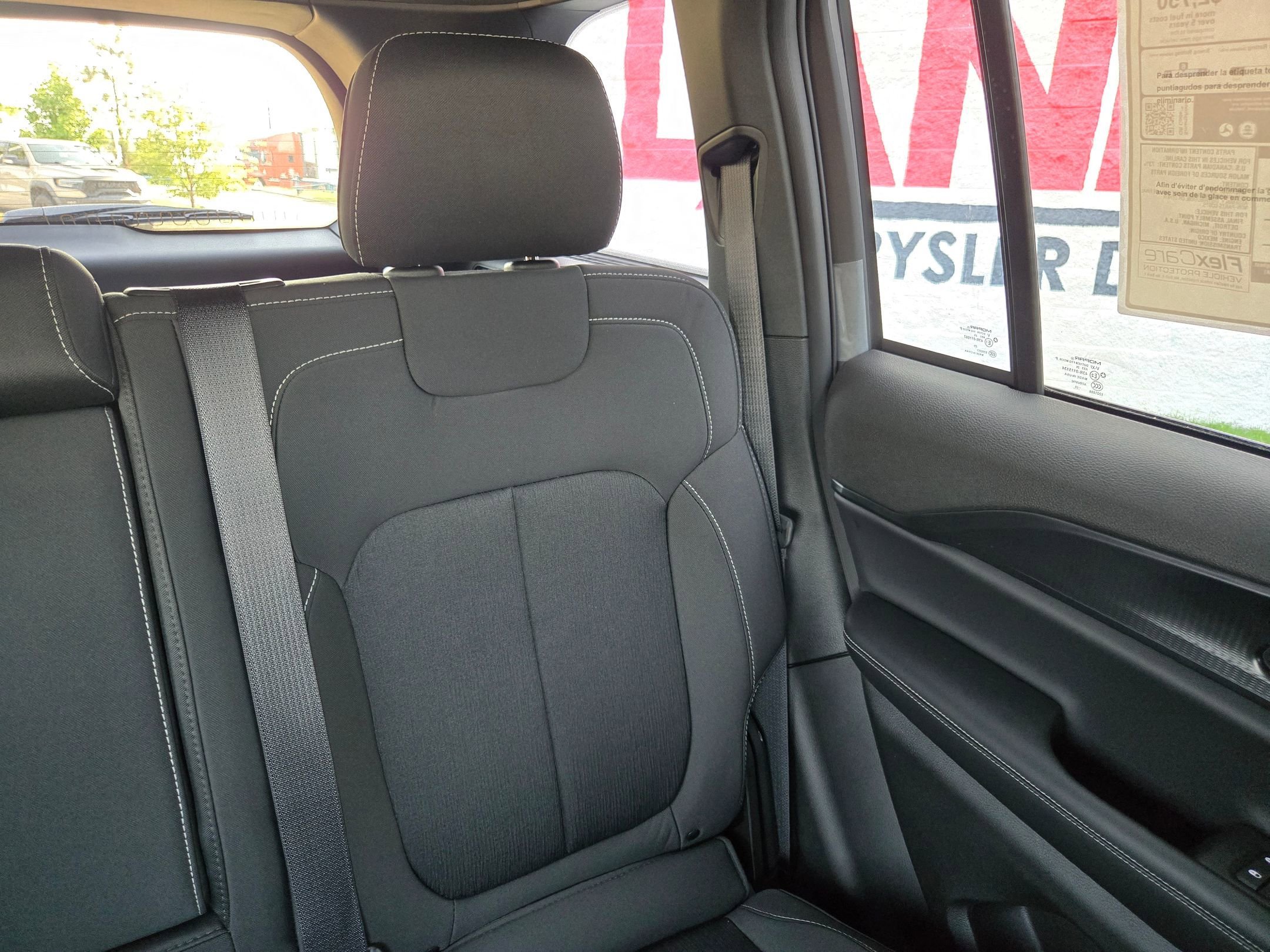 New 2026 Bright White Clear-Coat Exterior Paint Jeep Laredo image 14