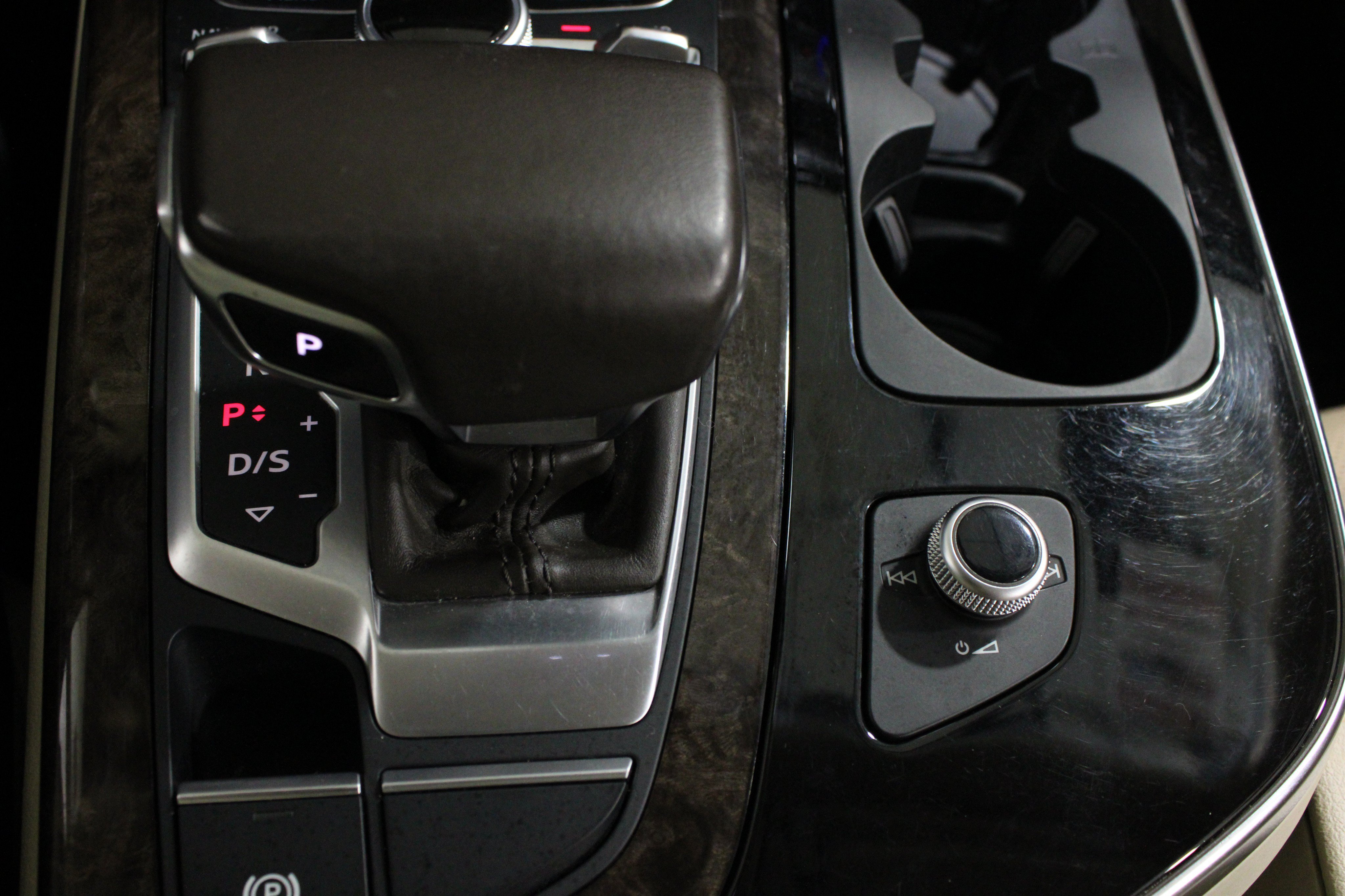 Used 2019 Navarra Blue Metallic Audi Prestige All-Wheel Drive image 17