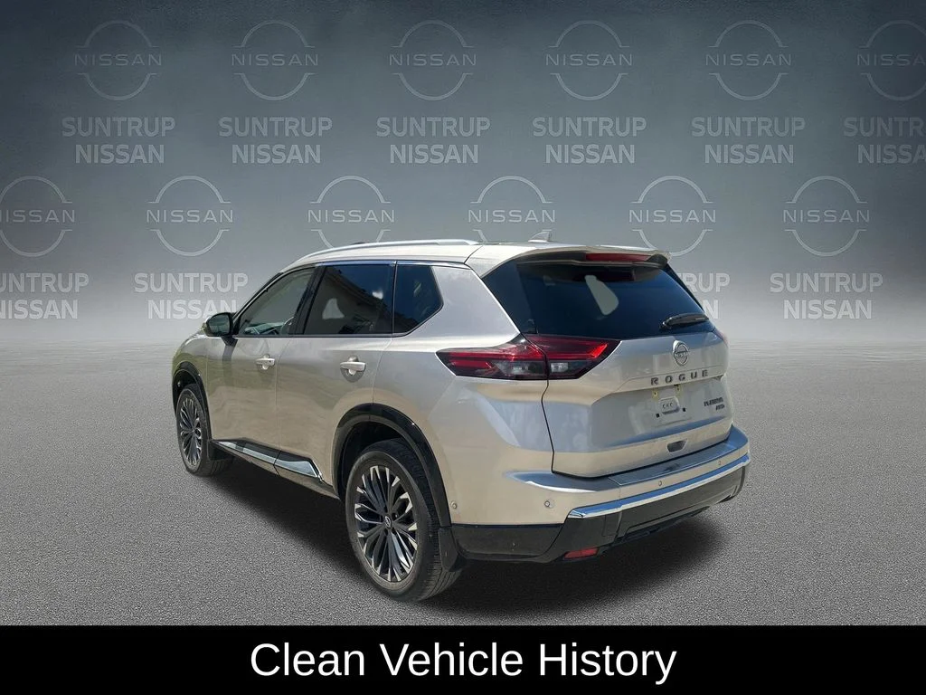 Used 2024 Gold Nissan Platinum image 4