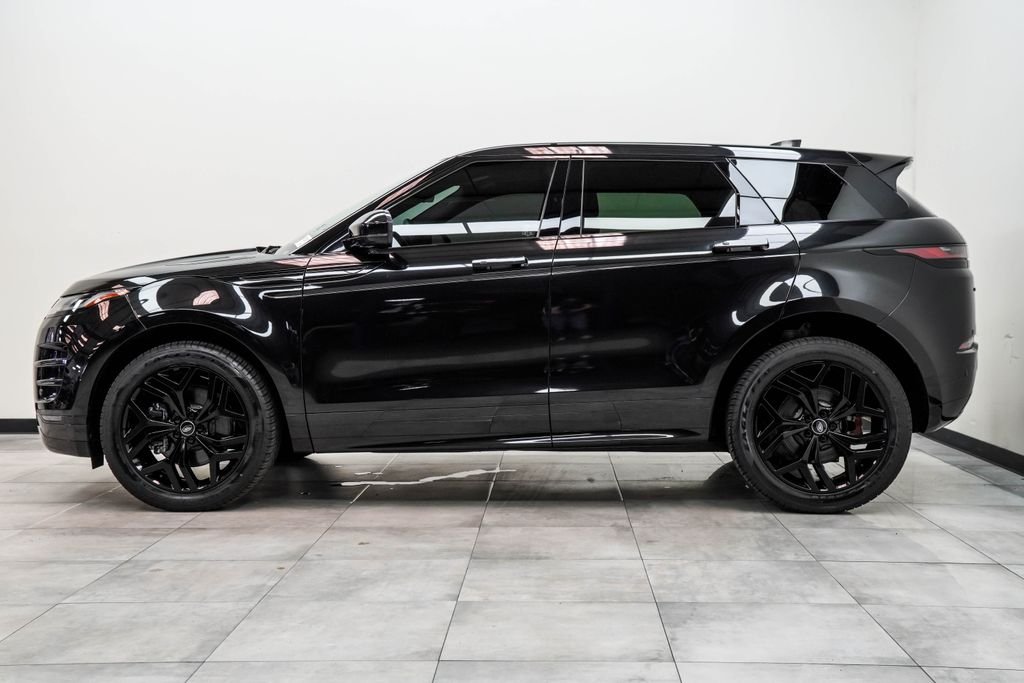 Used 2023 Black Land Rover R-Dynamic SE image 8