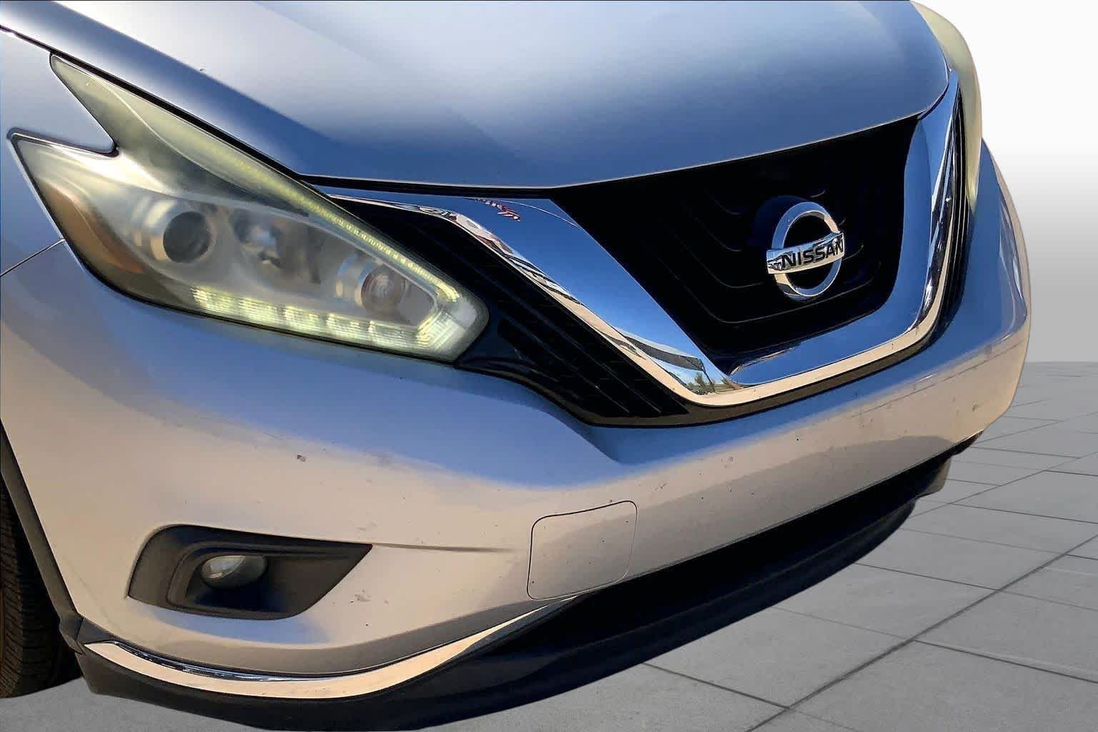 Used 2015 Brilliant Silver Metallic Nissan SV image 28