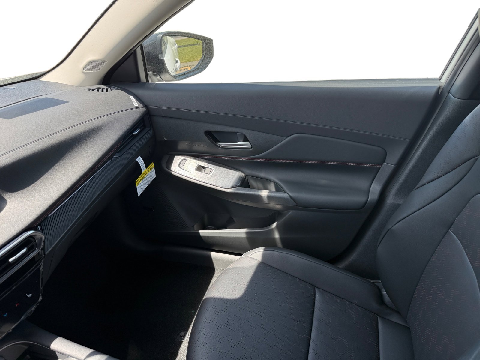 2026 Nissan Sentra SR - Photo 12