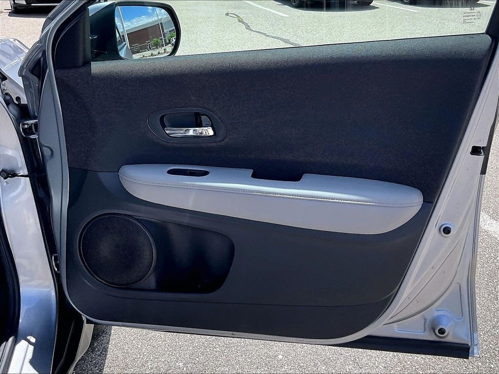 Used 2019 Silver Honda LX image 12