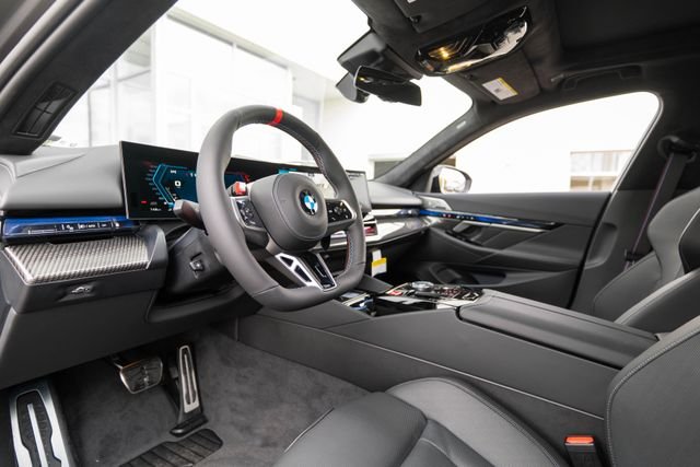 New 2027 Frozen Deep Grey BMW Base image 4