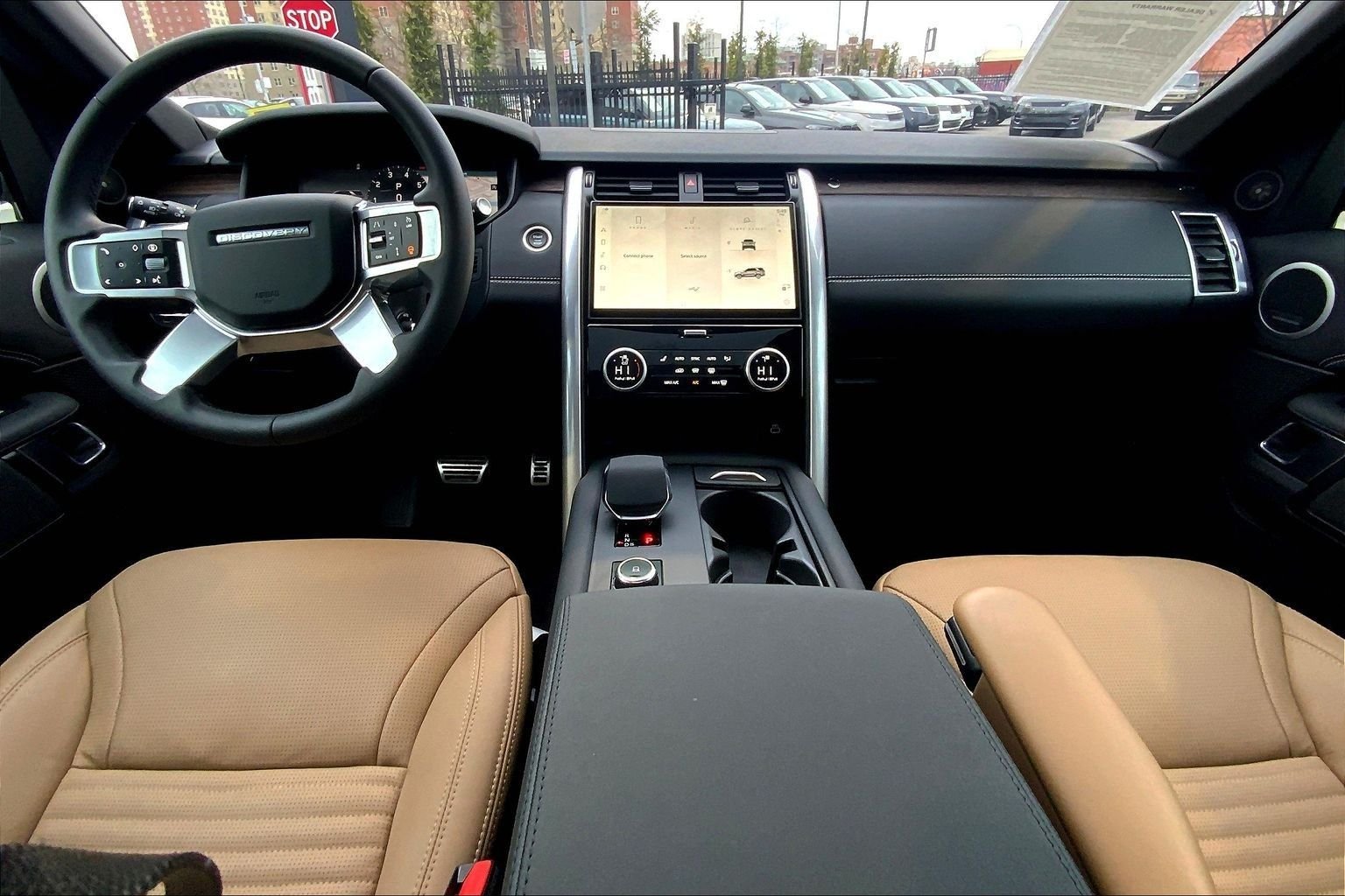 Certified Used 2025 Fuji White Land Rover Dynamic SE image 15