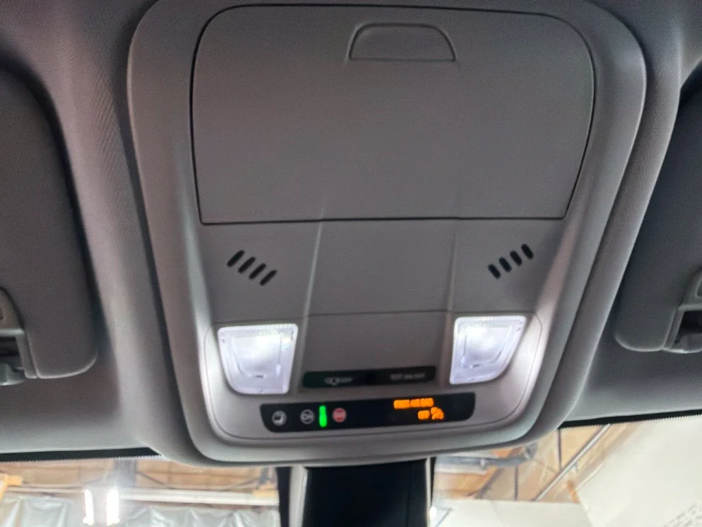 Used 2025 Summit White Chevrolet LT image 30