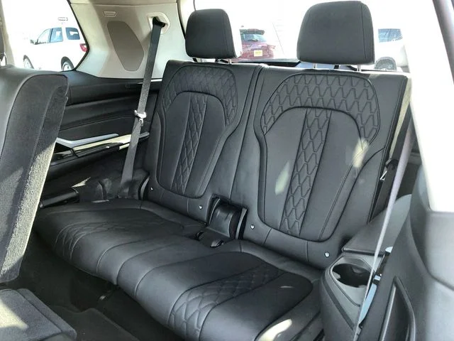 Used 2025 Gray BMW xDrive40i image 24