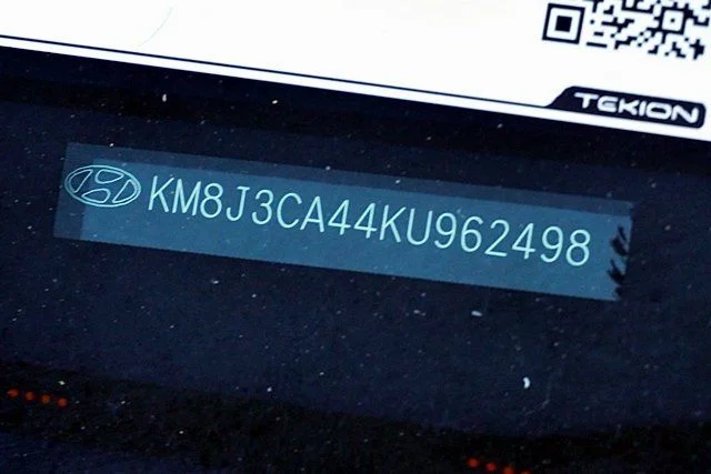 Used 2019 White Hyundai Value image 33