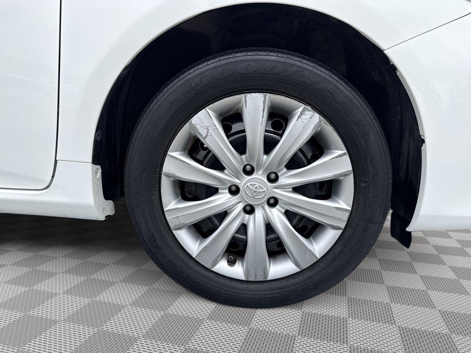 Used 2013 Super White Toyota LE image 13