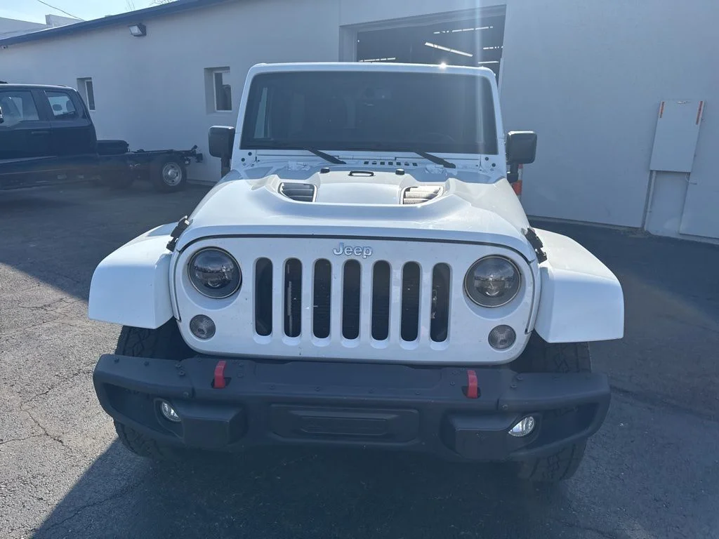 Used 2016 White Jeep Unlimited Rubicon image 13