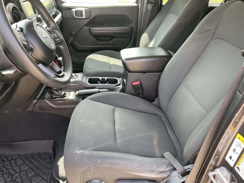 Certified Used 2018 Granite Crystal Clearcoat Metallic Jeep Unlimited Sport image 13