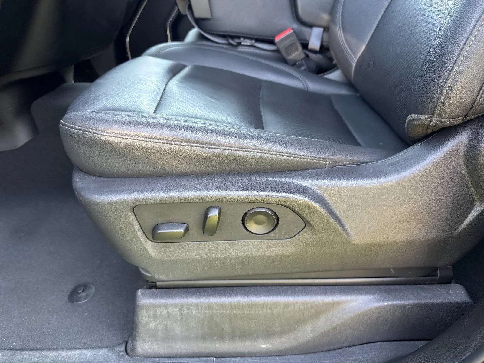 Used 2025 Sterling Metallic GMC SLT image 11