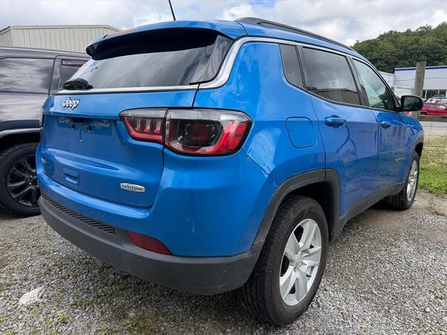 Used 2022 Blue Jeep Latitude image 12