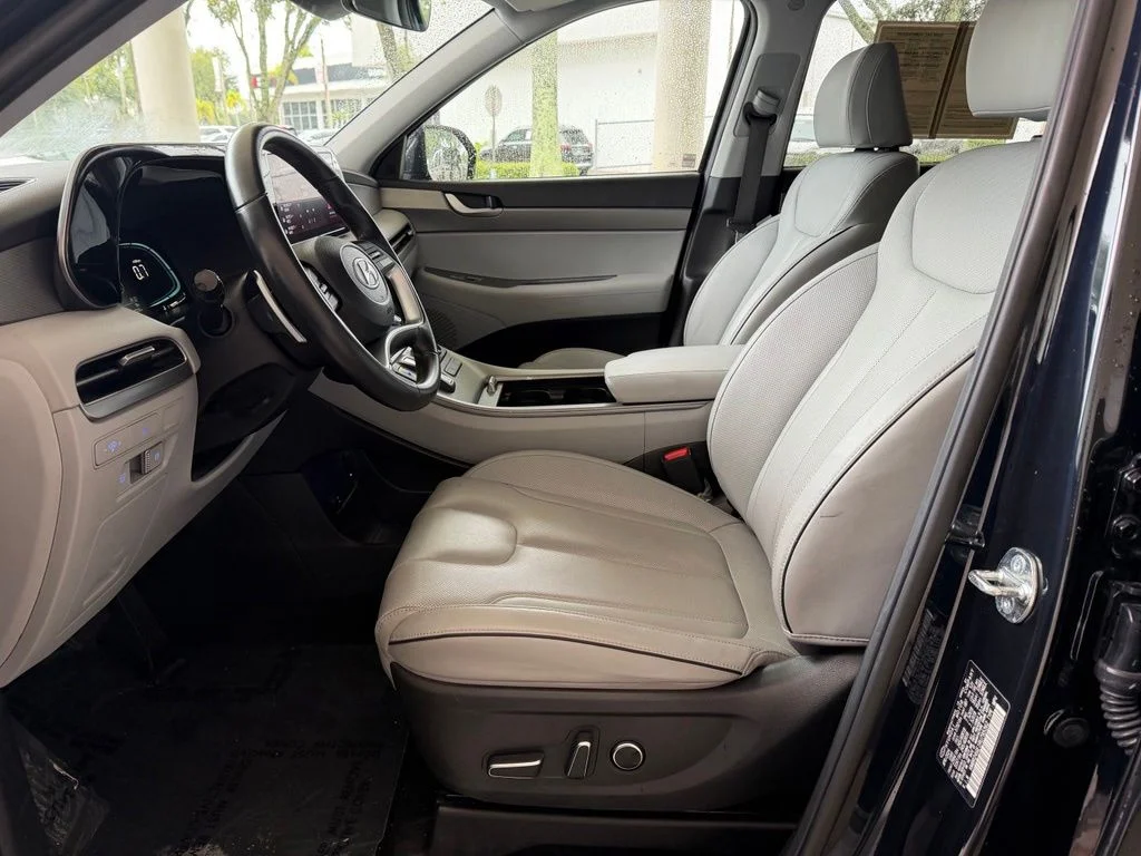 Used 2024 White Hyundai SEL image 6