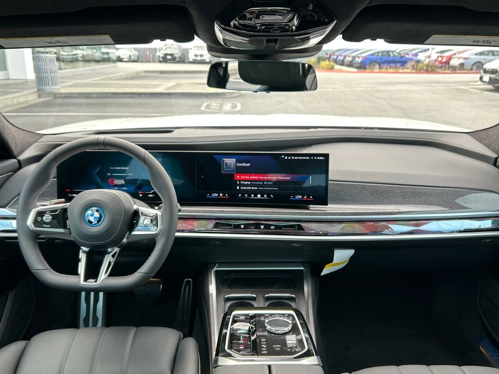 New 2026 Alpine White BMW M70 image 35