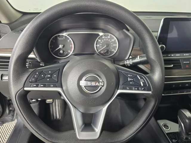 Used 2024 Gray Nissan 2.5 SV image 19