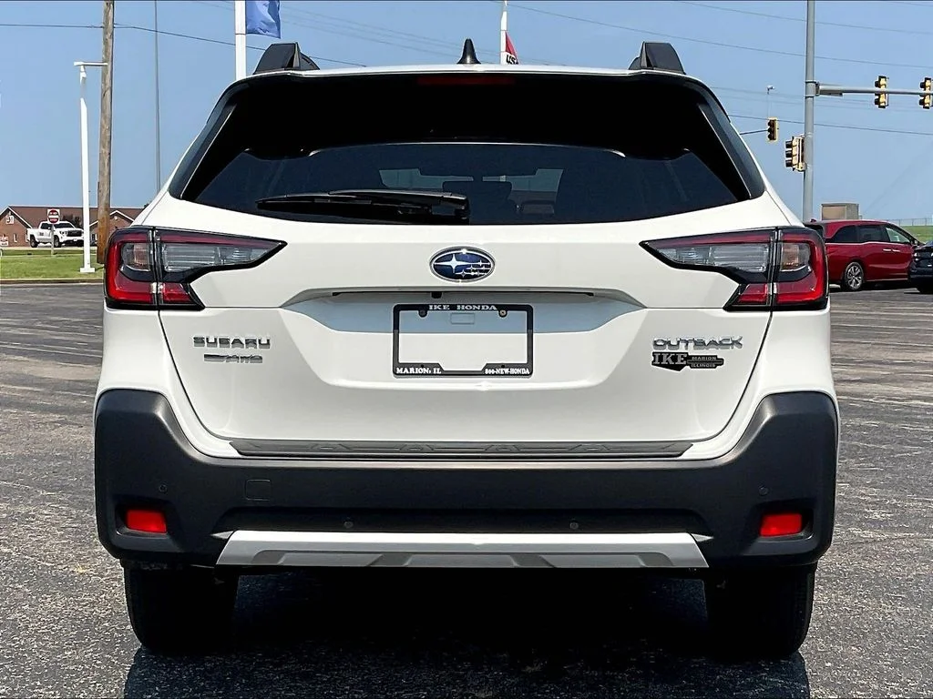 Used 2025 Crystal White Pearl Subaru Limited image 3