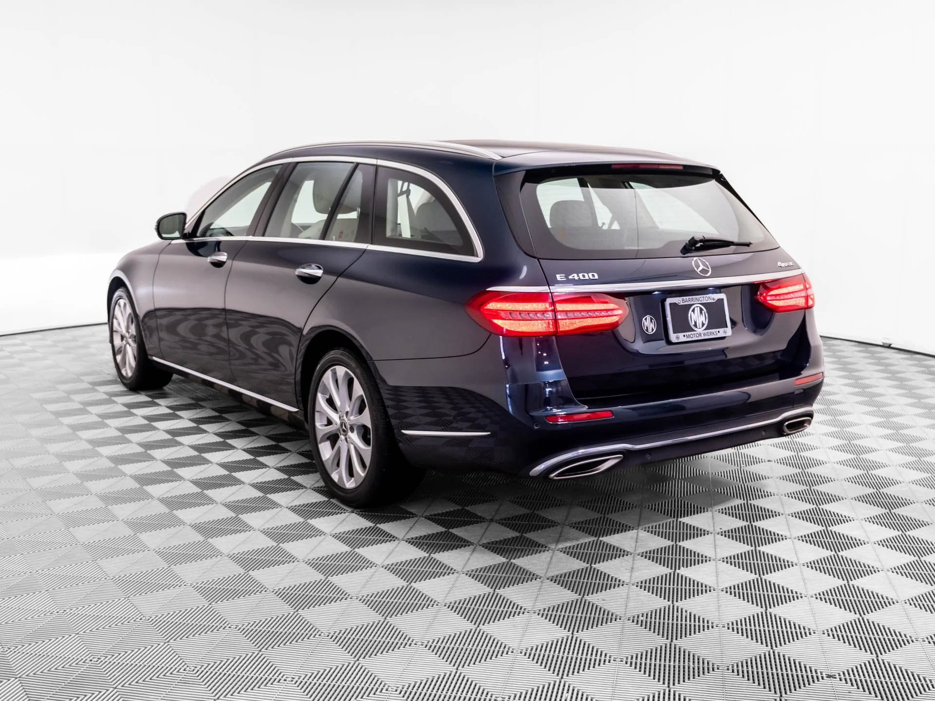 Used 2017 Black Mercedes-Benz E 400 image 3