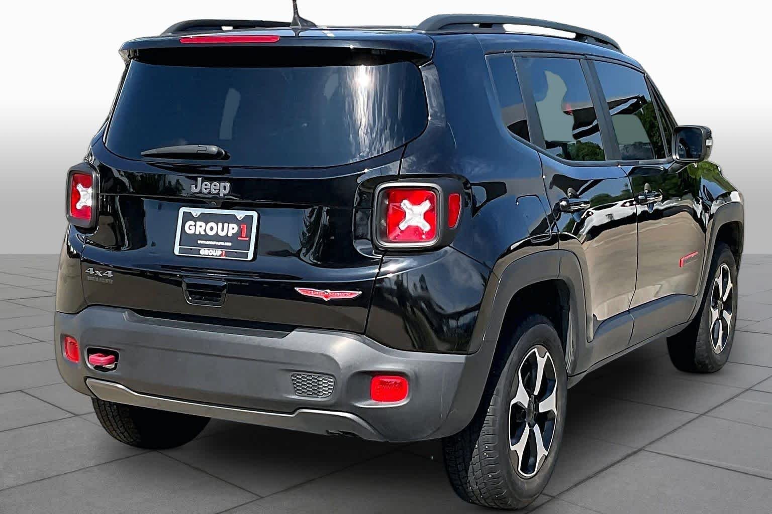 Certified Used 2022 BLACK CLEAR COAT Jeep Trailhawk image 13