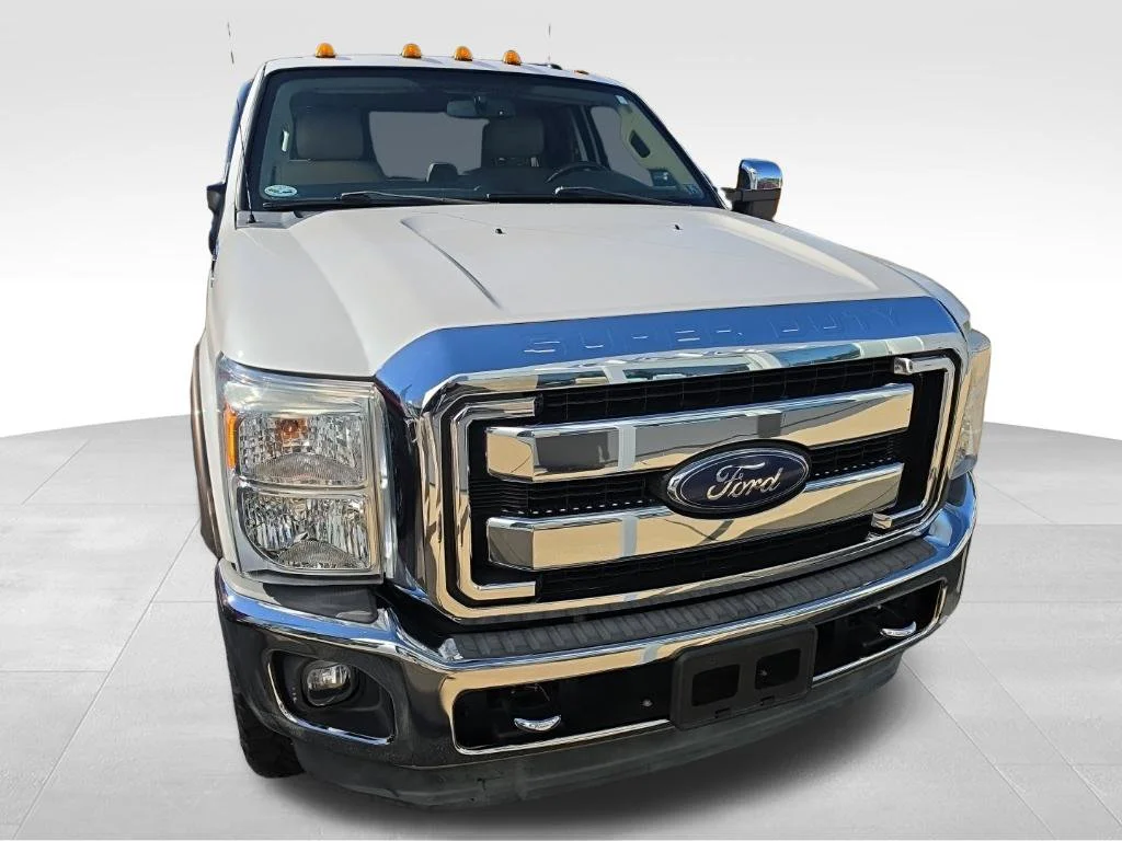 Used 2015 White Ford Lariat image 2