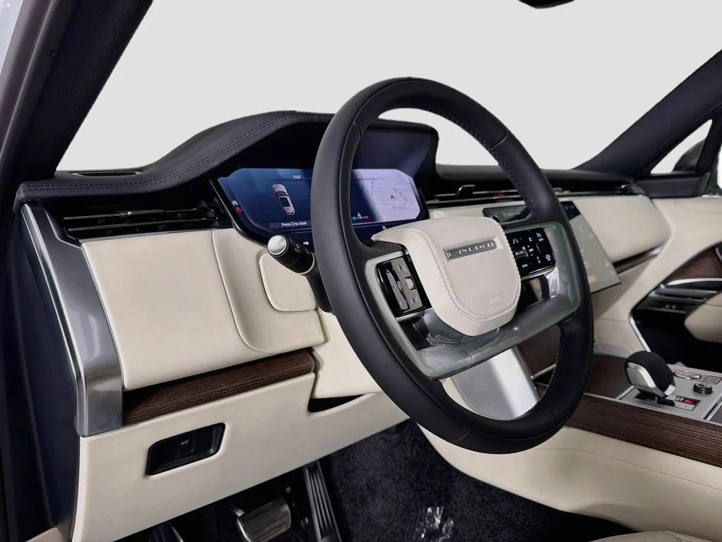 New 2027 Fuji White Land Rover SE image 9