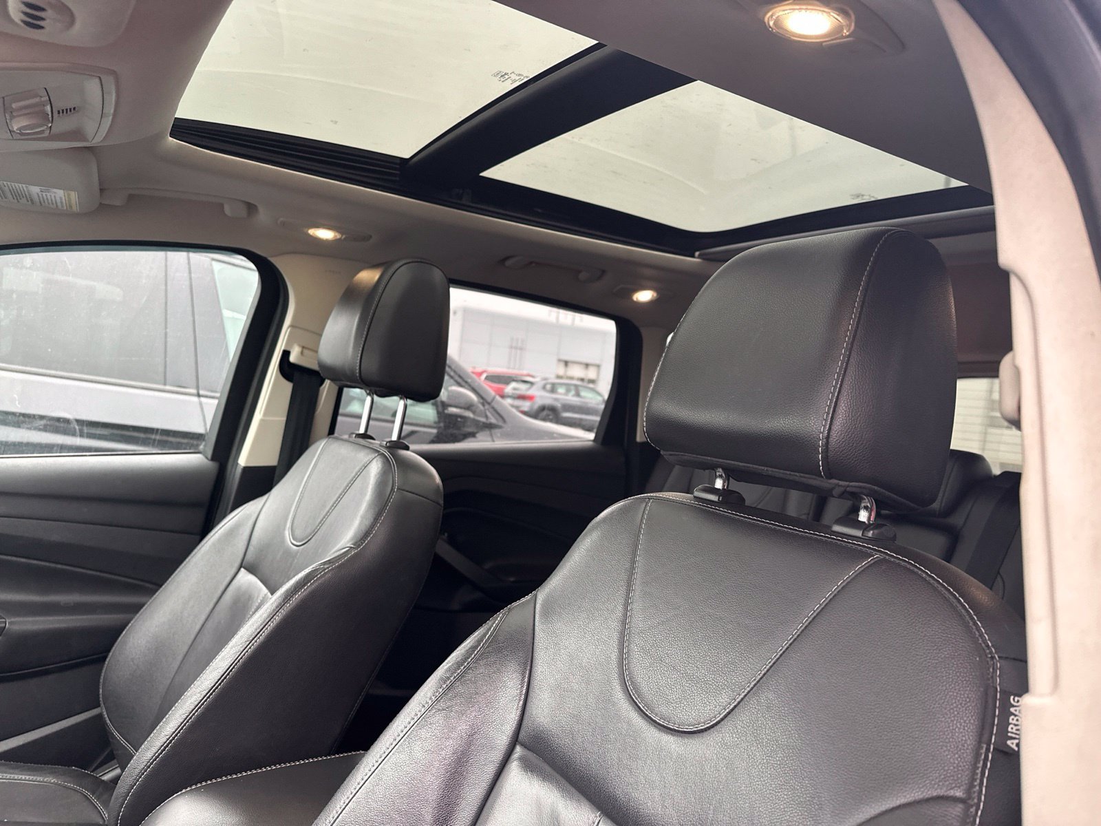Used 2013  Ford Titanium image 5