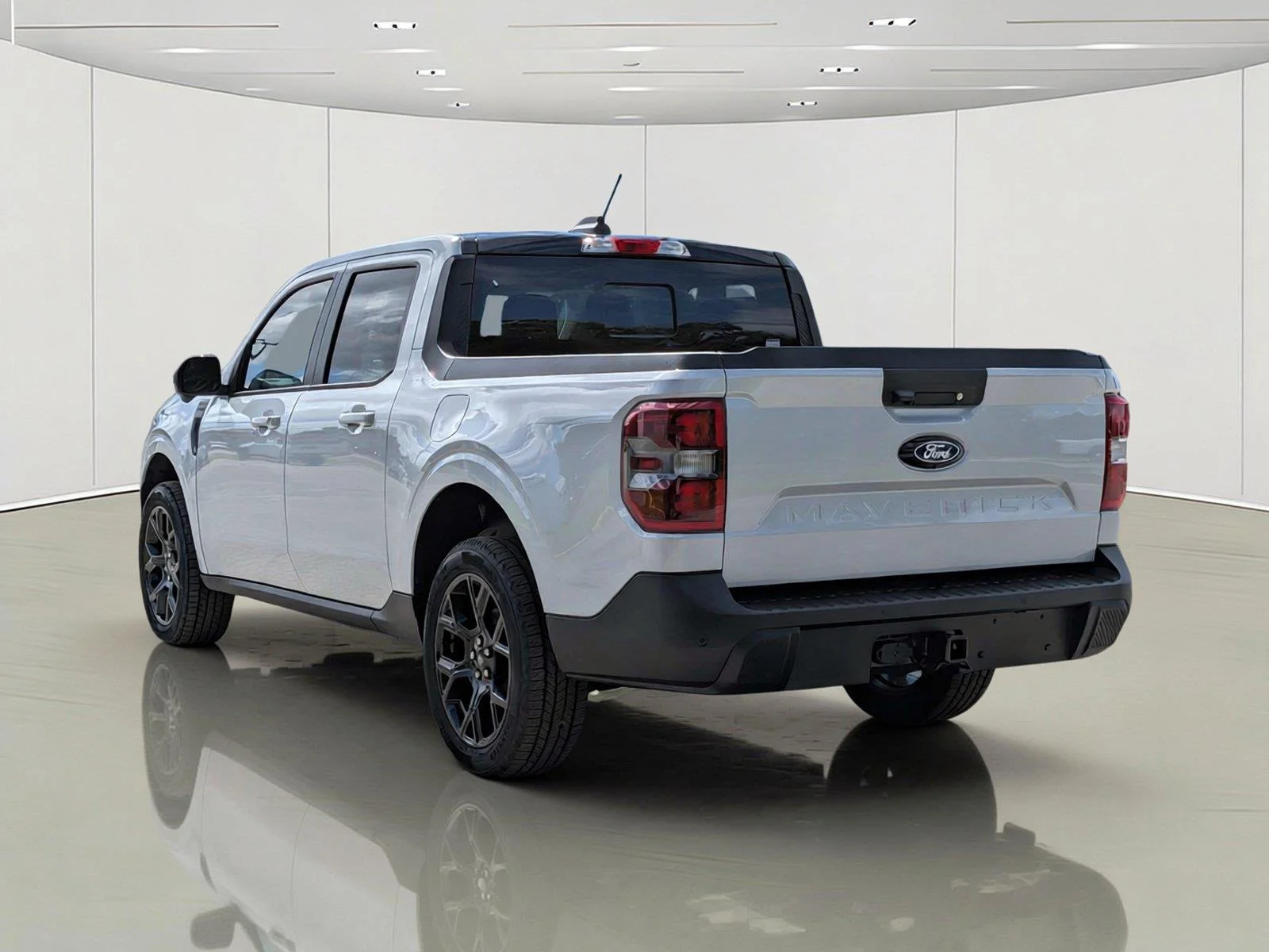 New 2026 Space White Metallic Ford Lariat image 9