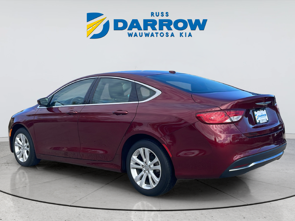 Used 2015 Red Chrysler Limited image 3