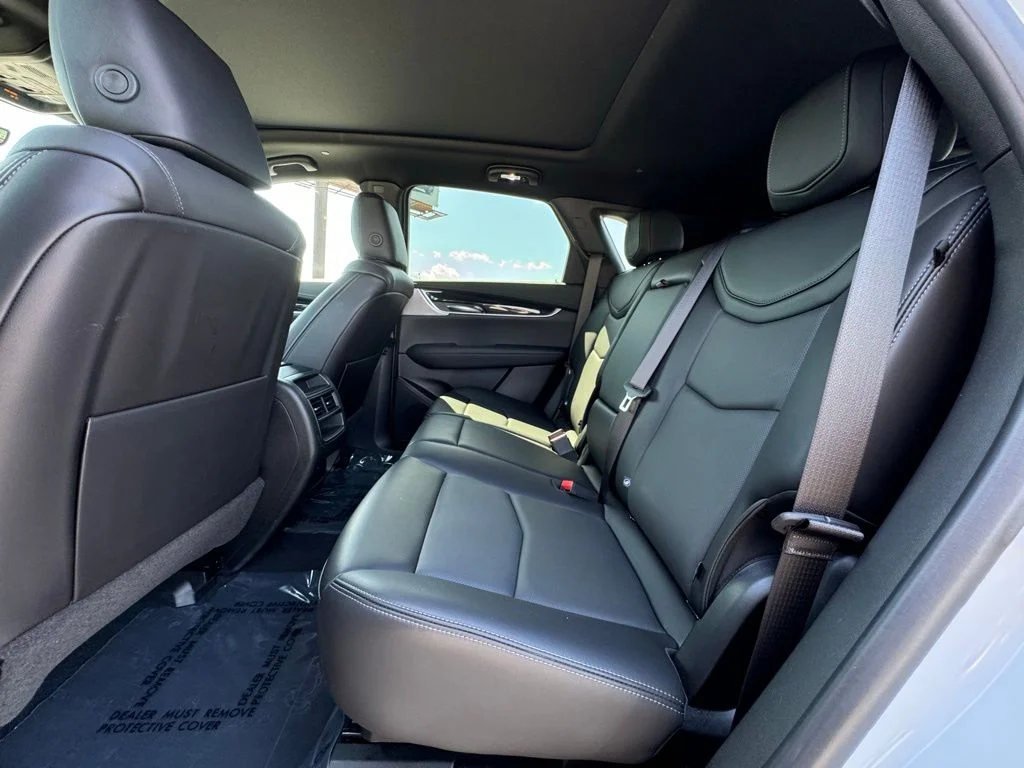 Used 2025 White Cadillac Premium Luxury image 25