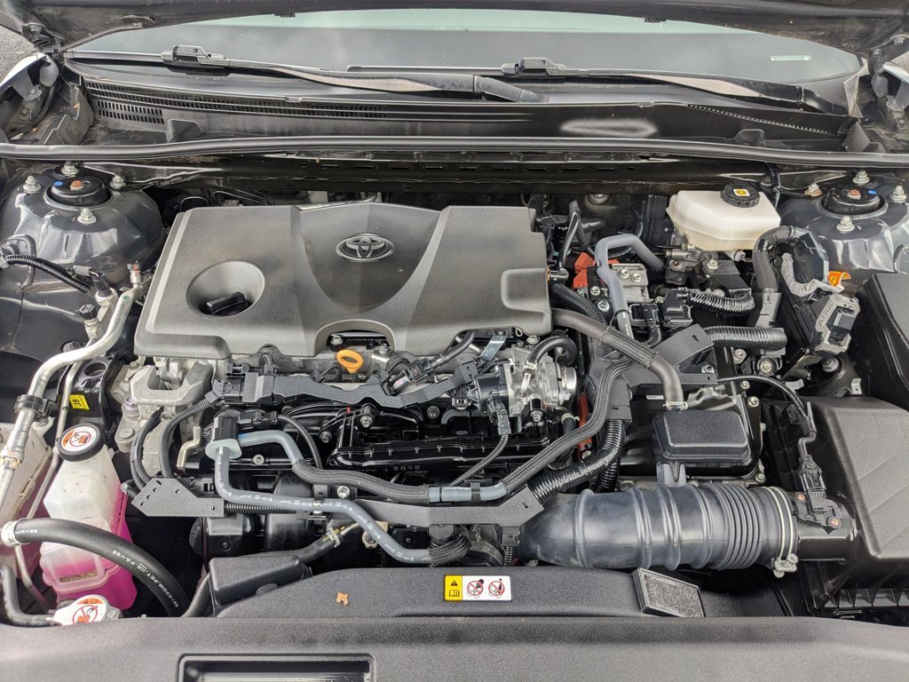 Used 2025  Toyota SE image 32