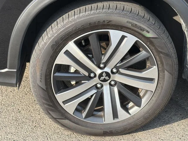 Used 2025 Black Mitsubishi  image 15