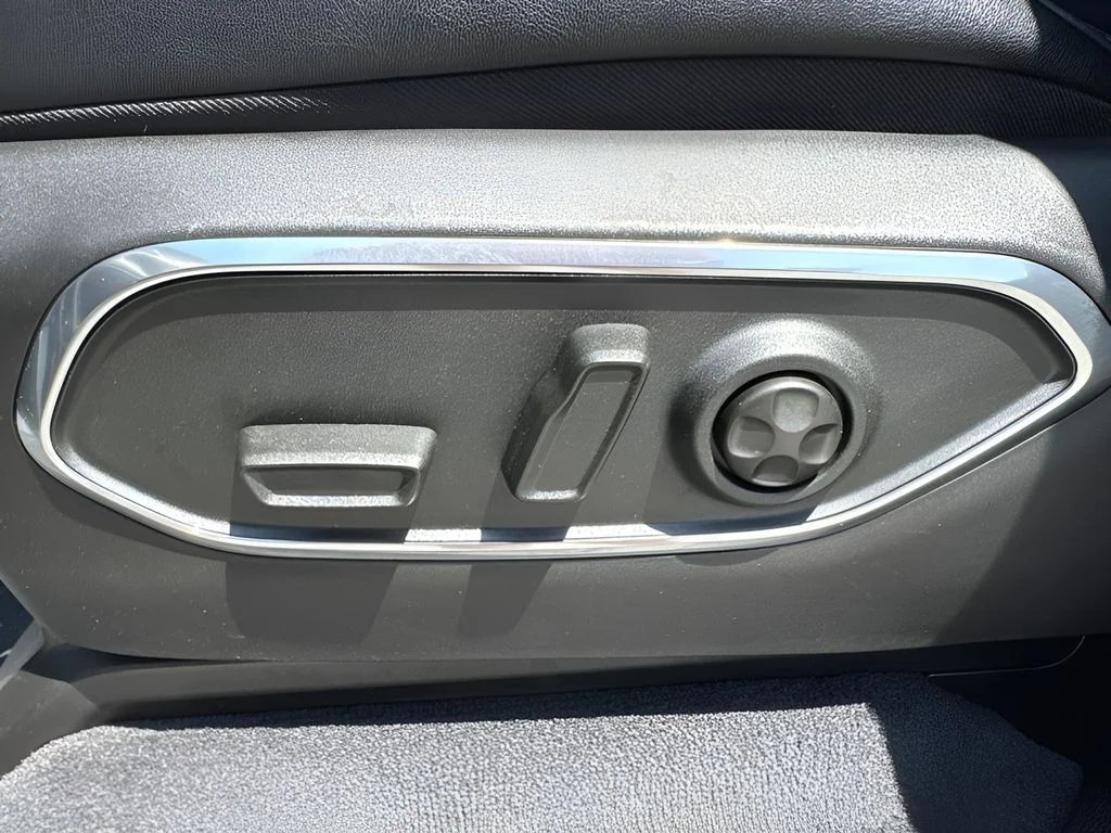 Used 2024 Silver Jeep Series III image 10
