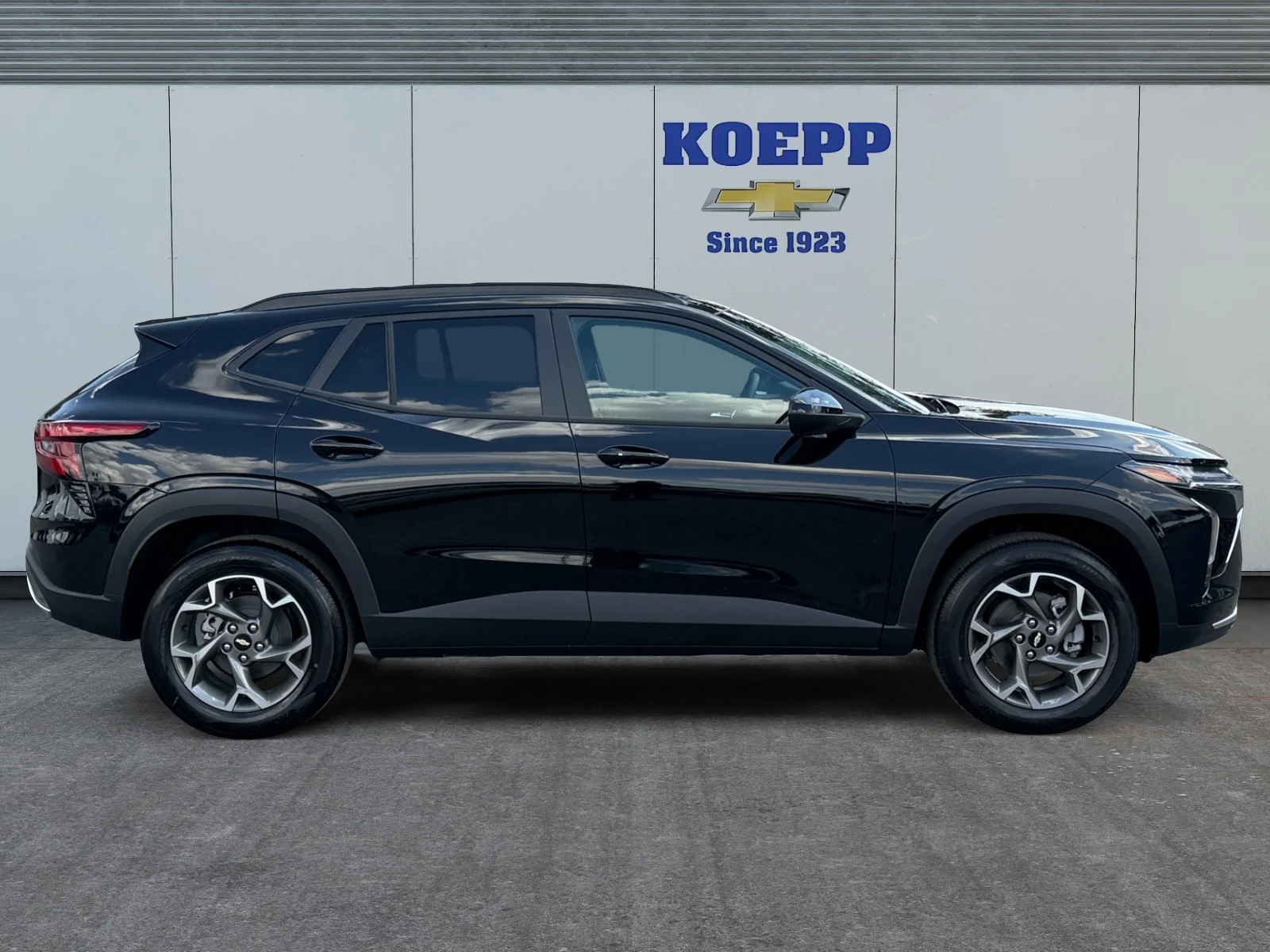 New 2026 Mosaic Black Metallic Chevrolet LT image 6