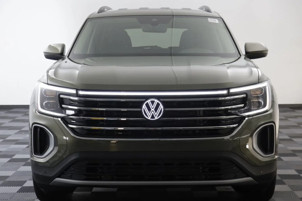 New 2026 Green Volkswagen 2.0T SE w/Technology image 22