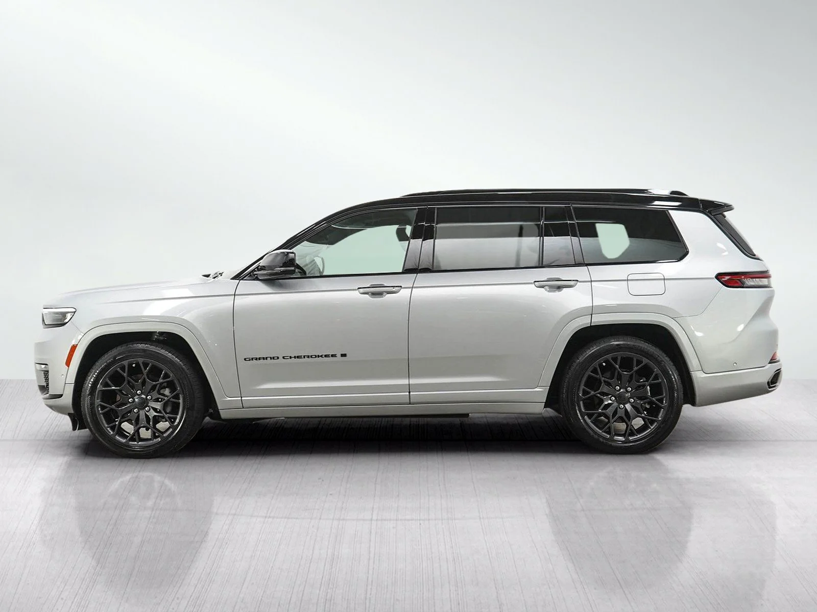 Used 2024 Jeep Grand Cherokee L Summit Reserve with VIN 1C4RJKEG2R8921009 for sale in Hopkins, Minnesota